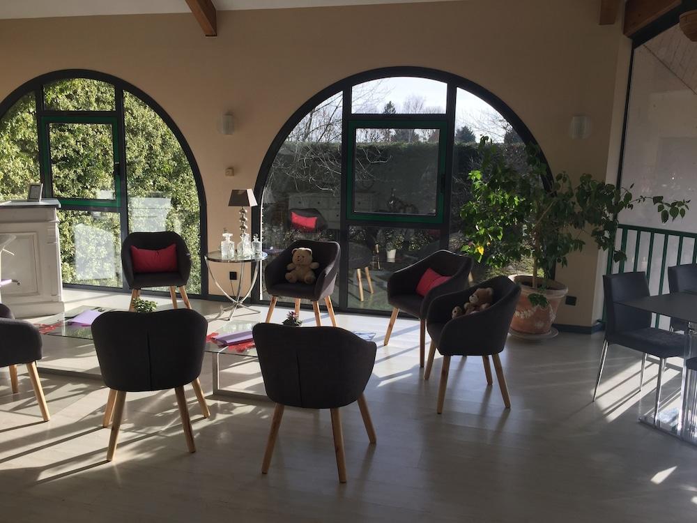 Golf Hotel Colvert Levernois Buitenkant foto