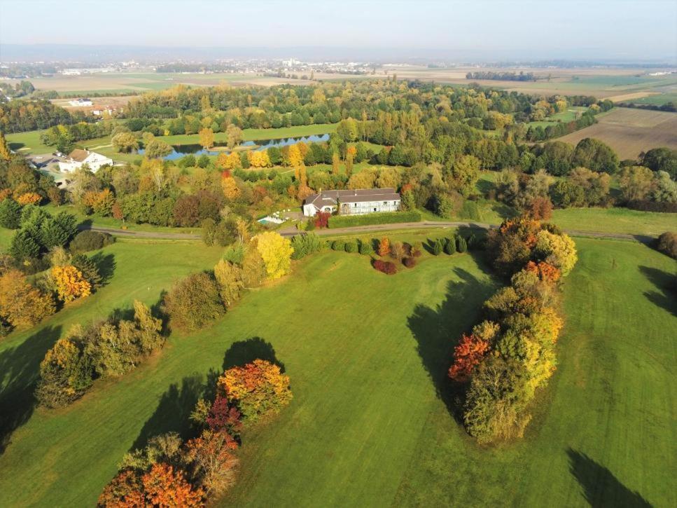 Golf Hotel Colvert Levernois Buitenkant foto