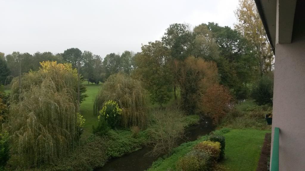 Golf Hotel Colvert Levernois Buitenkant foto