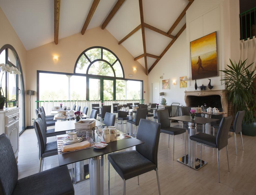Golf Hotel Colvert Levernois Buitenkant foto