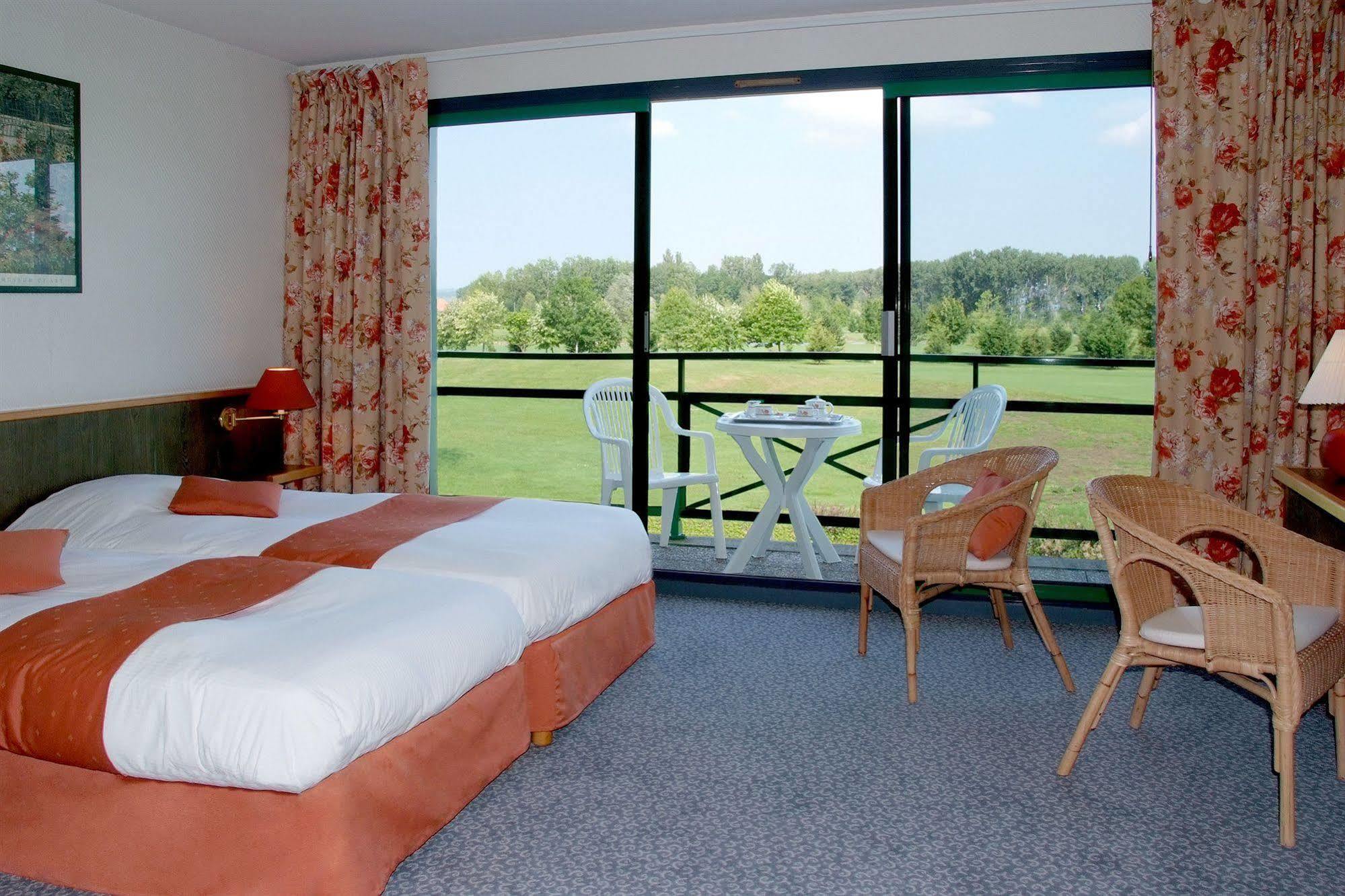 Golf Hotel Colvert Levernois Buitenkant foto
